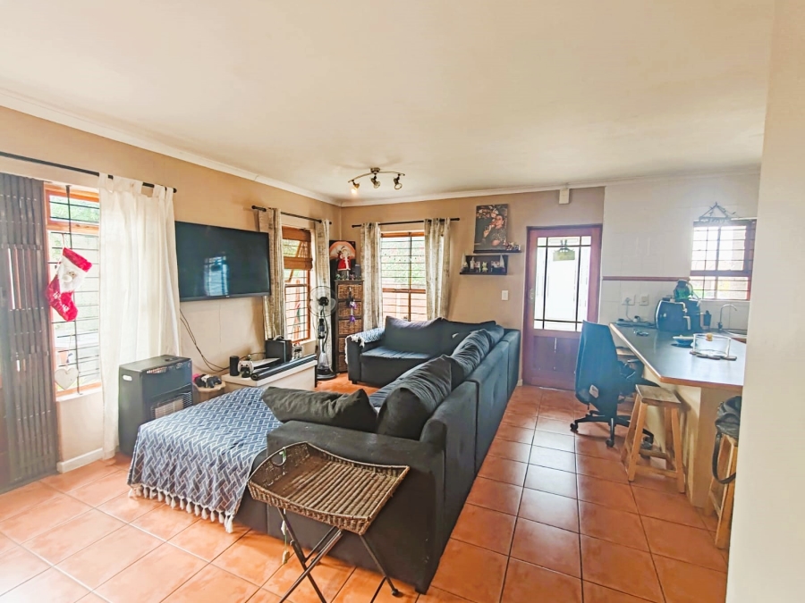 2 Bedroom Property for Sale in Uitzicht Western Cape